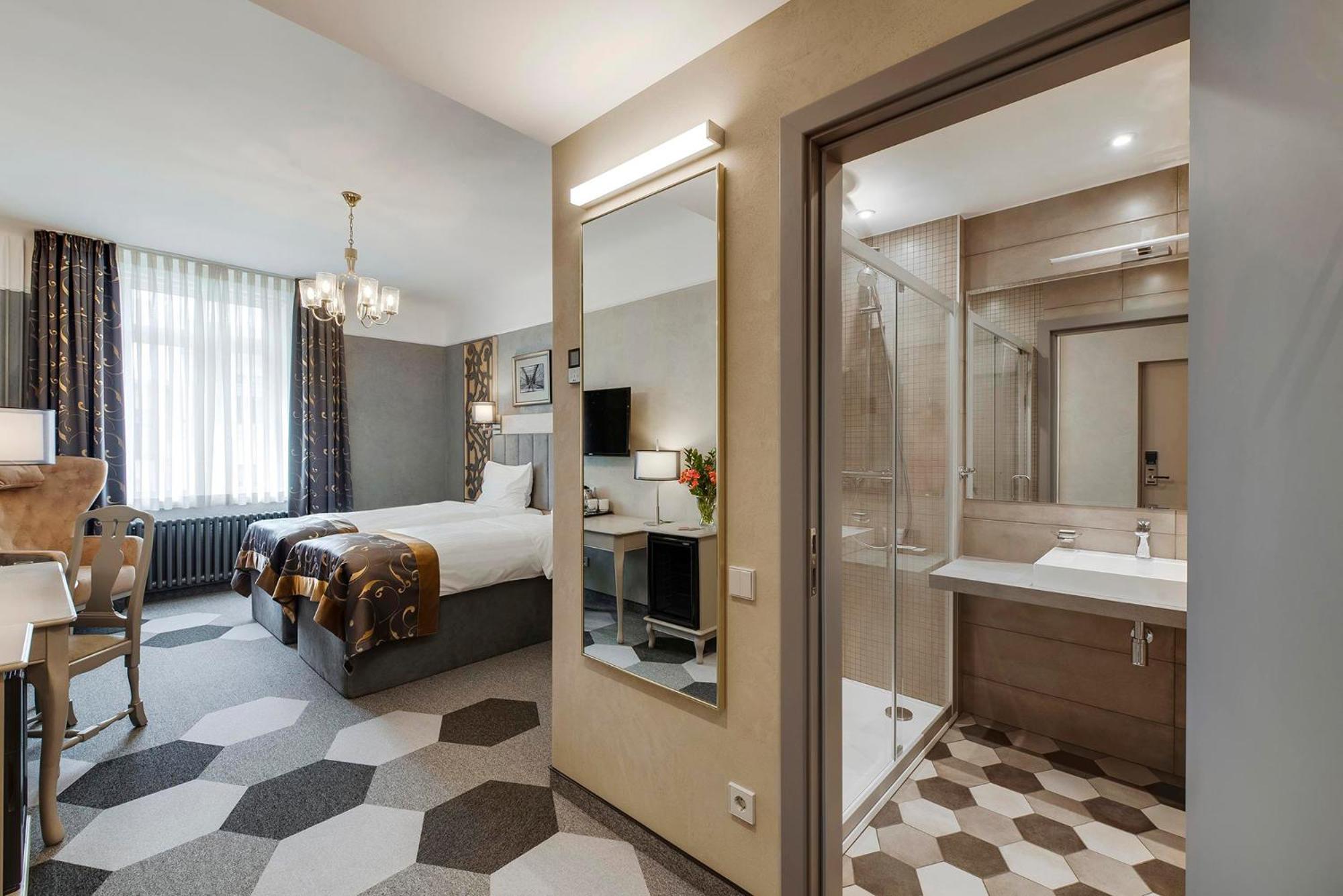 Eurostars Metropole Hotel Рига Екстериор снимка